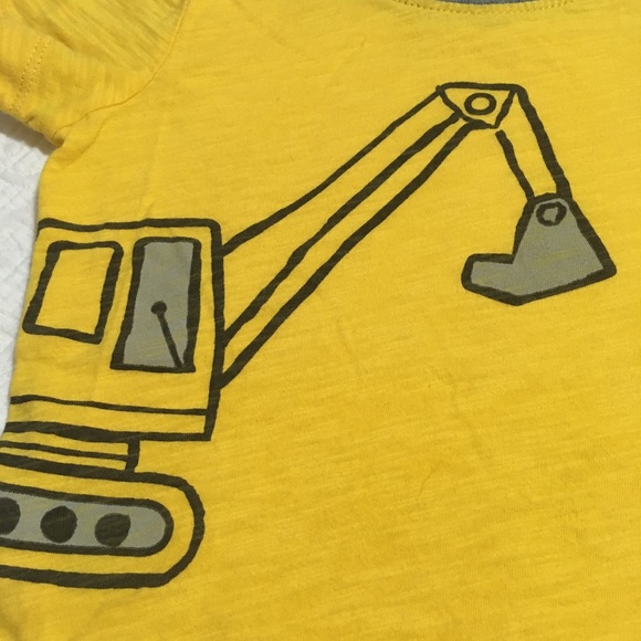 18m (5/$20) Pair of Carter’s Tees - Picture 5 of 8